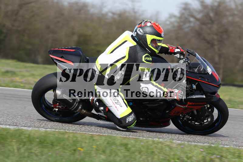 /Archiv-2023/06 10.04.2023 Moto Club Anneau du Rhin/Rouge Expert/4